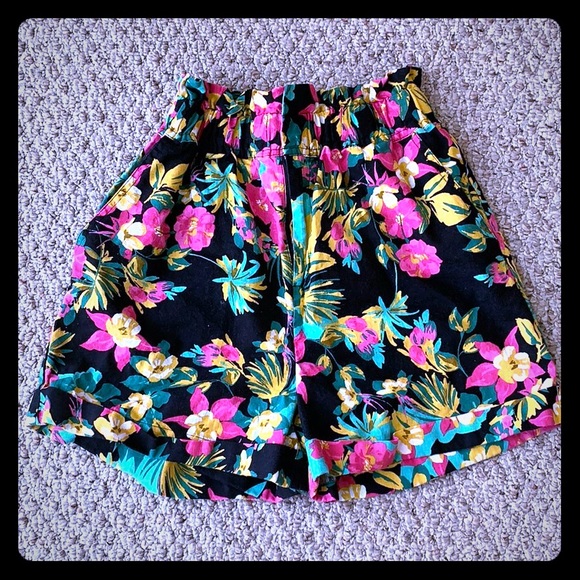 Express Pants - Express Rocky Barnes Black Floral Shorts, XS